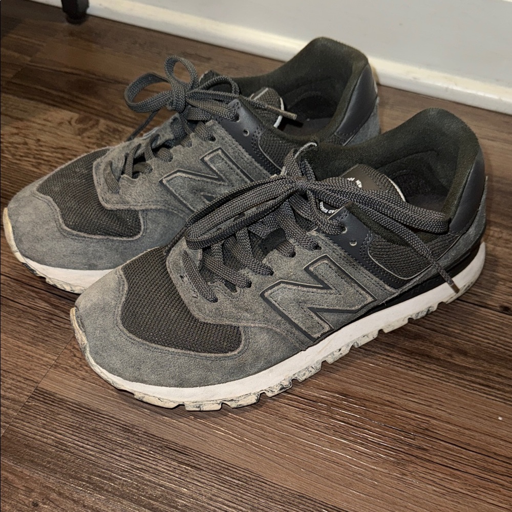 New Balance Men's Charcoal and Black Sneakers